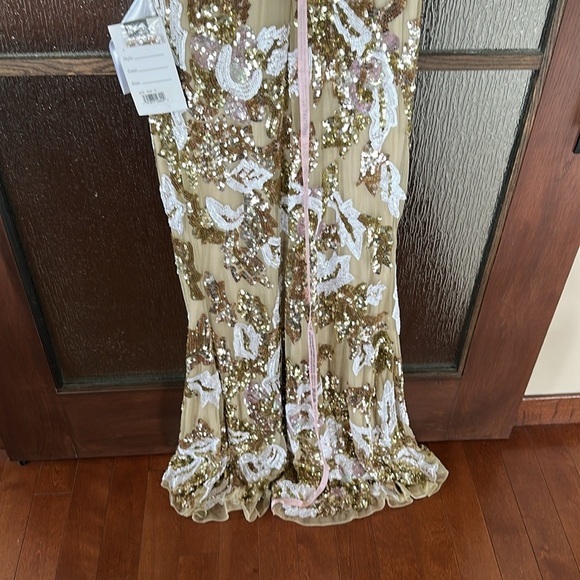 NWT $598 Mac Duggal size 12 v-Neck Sleeveless Floral Embellished  Sequin Gown - Picture 10 of 15